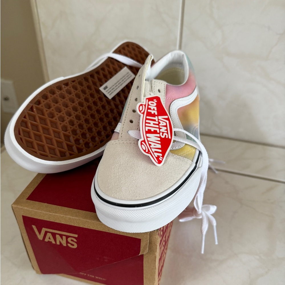 *Brand new* Vans